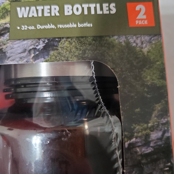 Water bottles - Picture 2 of 5